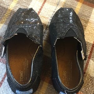 Girls Toms shoes
